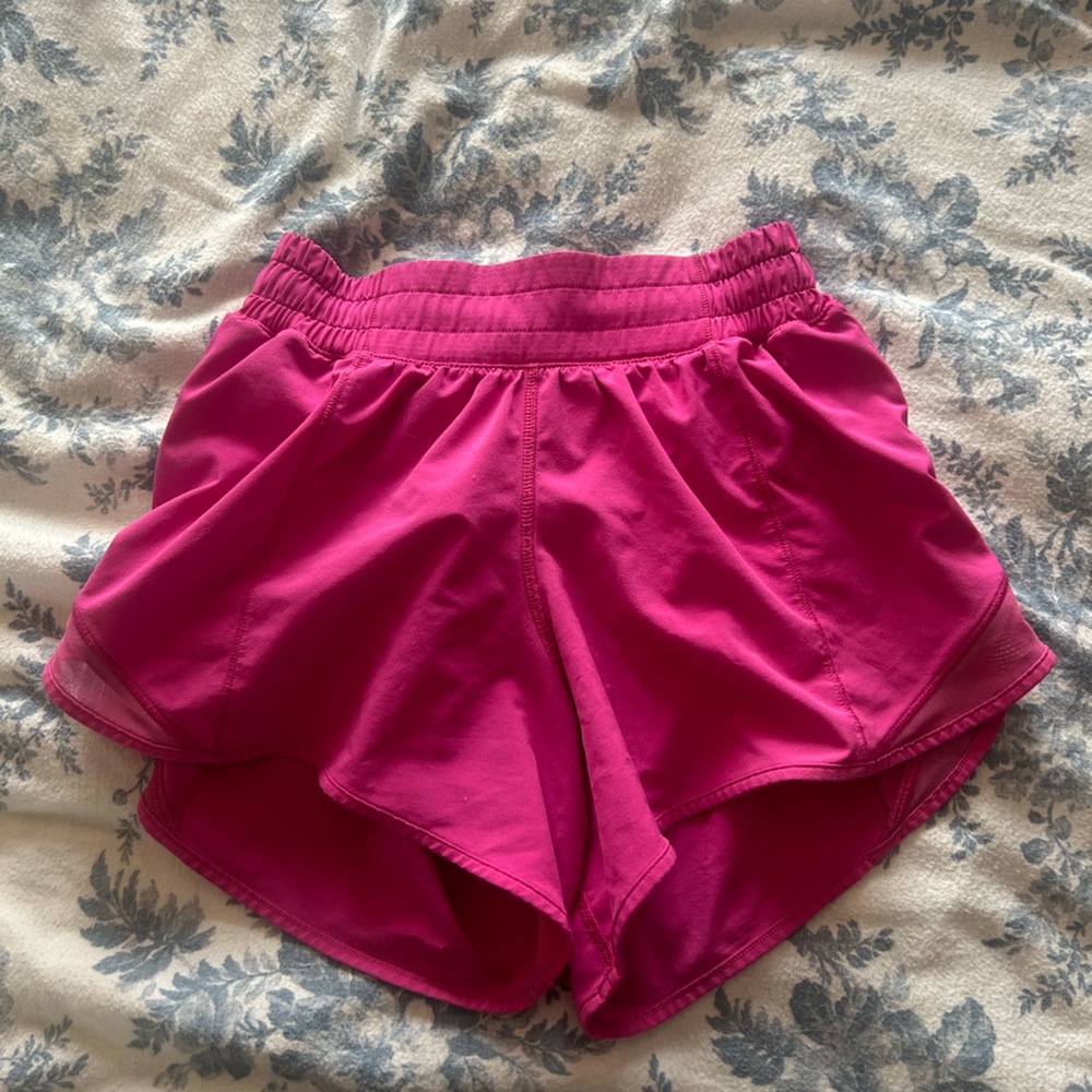 Lululemon sonic pink hotty hots!!